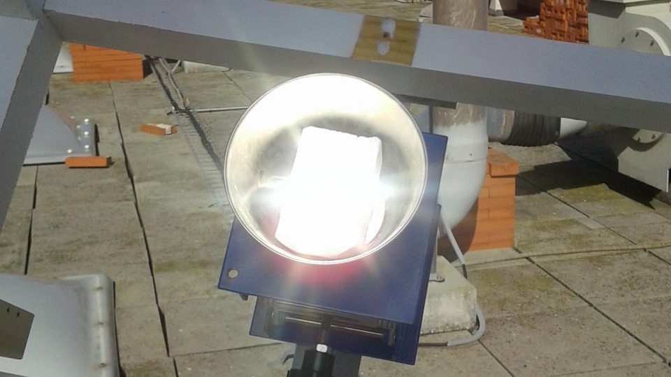 Evaluation of the thermal behavior of silicon oxycarbide receivers against concentrated solar radiation